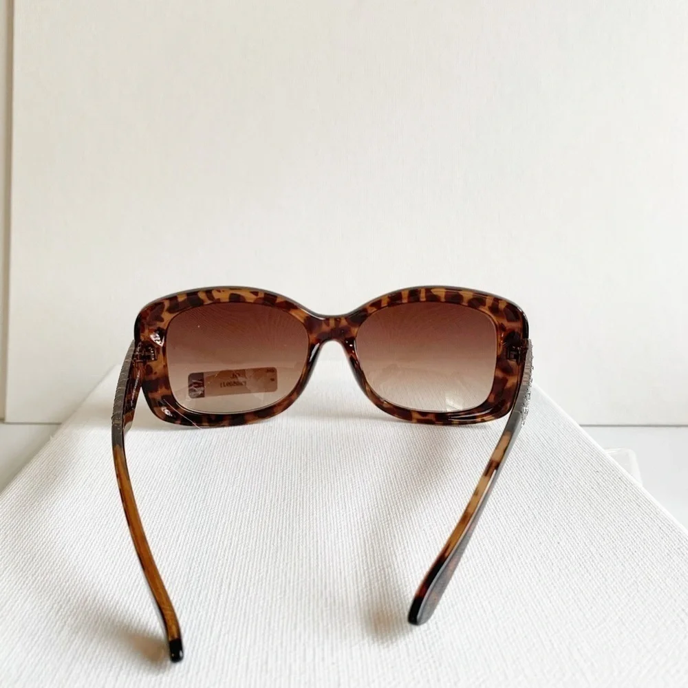 Oversized tortoise Brown and tan NWT sunglasses